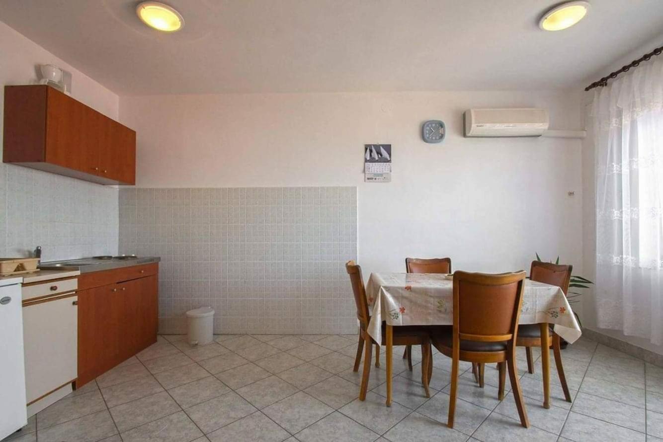 Apartment Pemper Novi Vinodolski Oda fotoğraf